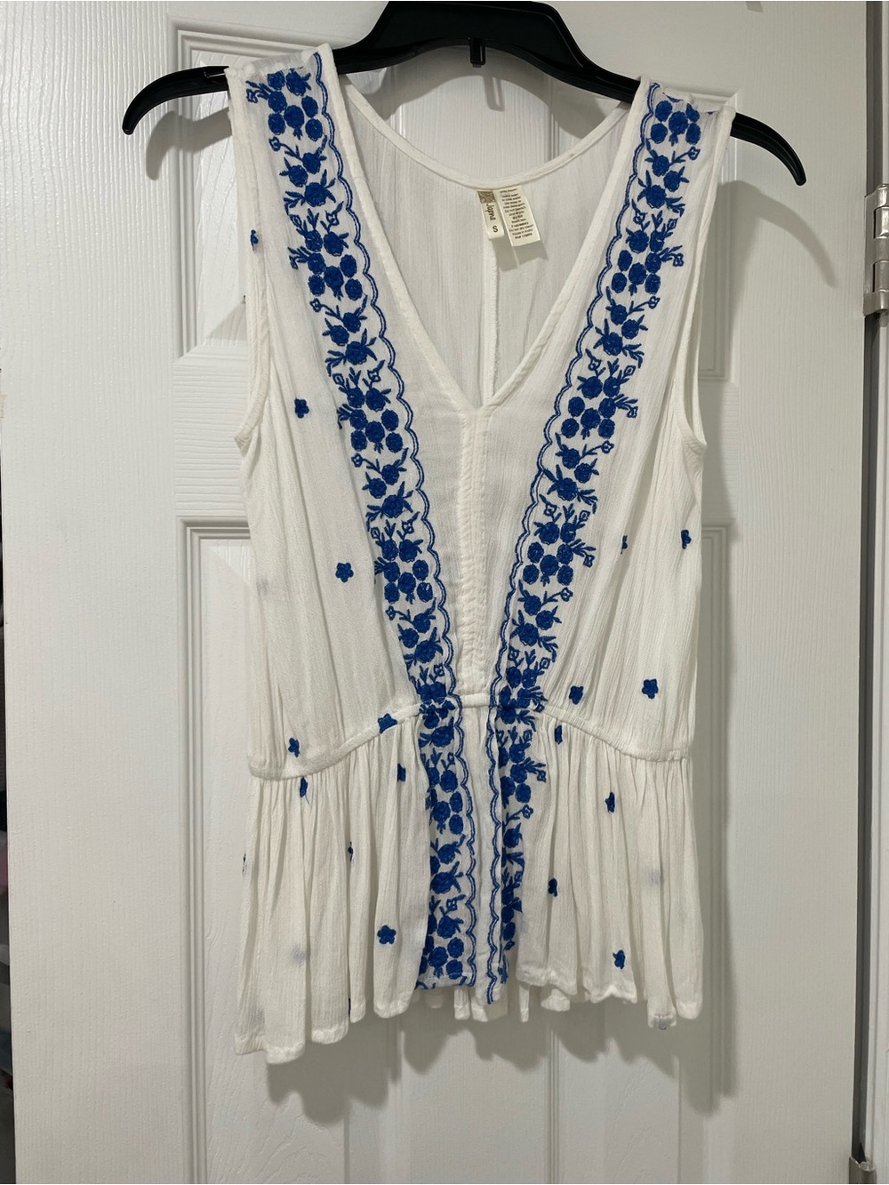 Japna Sleeveless Embroidered V-Neck Top with Blue Floral Detail Small